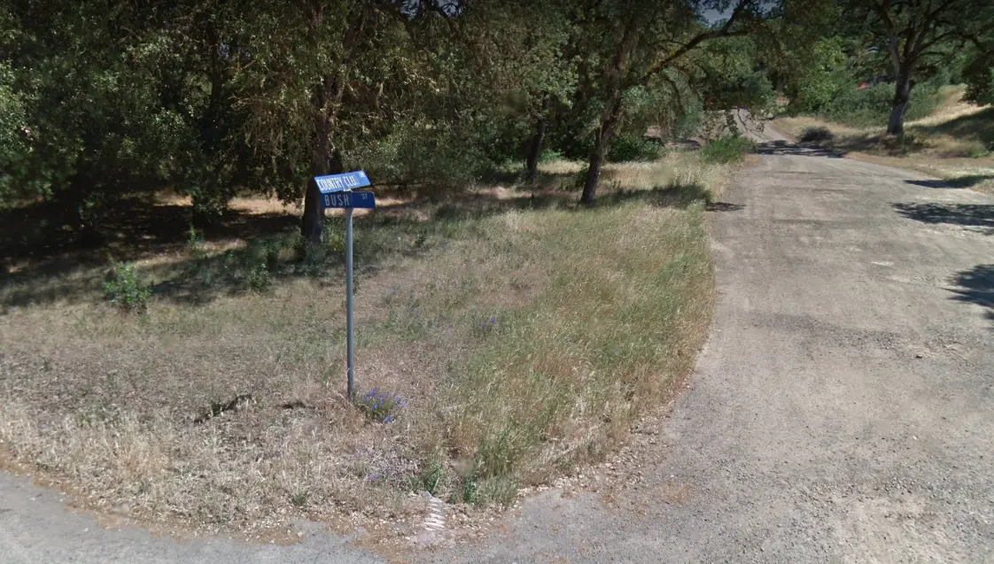 Country-club-dirt-road.webp